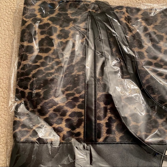Designs by Riah Leopard Print Shoulder Bag NWT - Picture 5 of 5